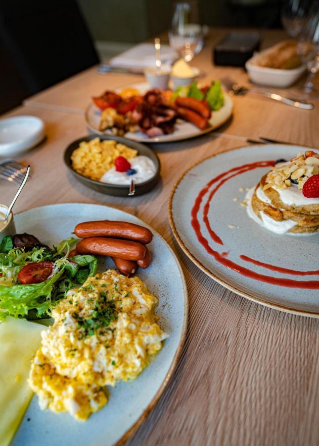 Penzion A Restaurace Bily Mlyn Liberec Buitenkant foto